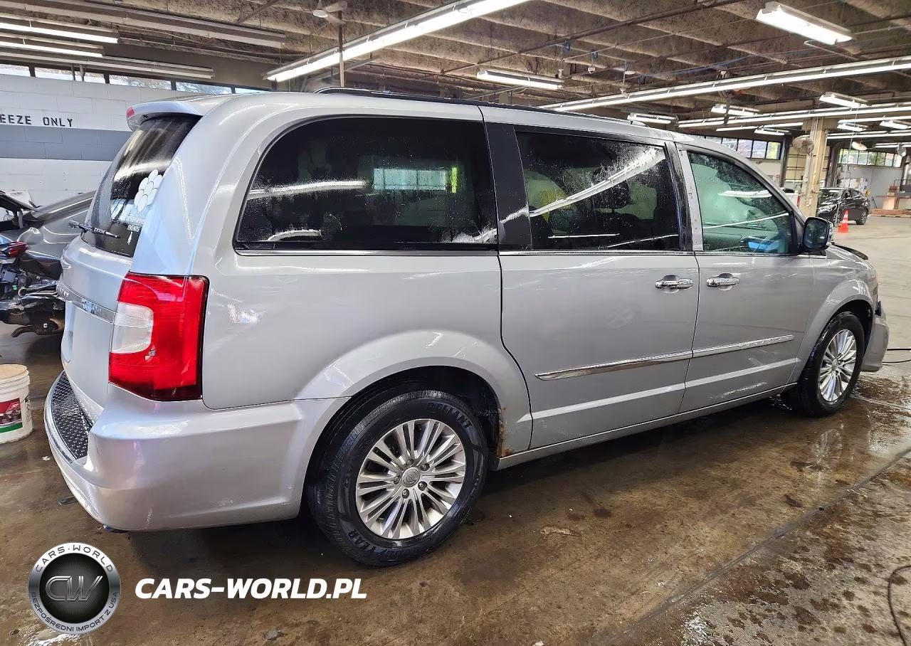 2015 Chrysler Town & Country Touring L VIN:2C4RC1CG0FR554585 - 3