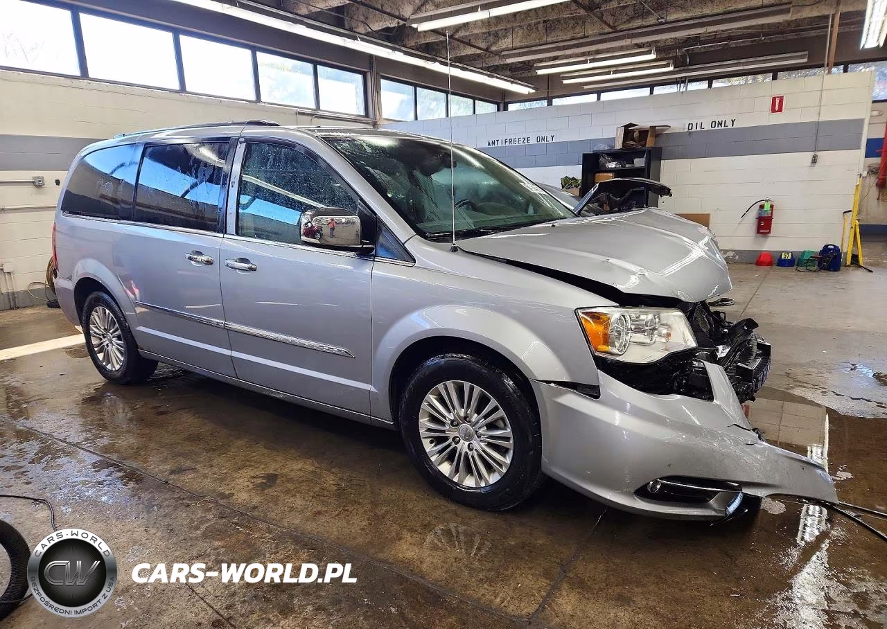 2015 Chrysler Town & Country Touring L VIN:2C4RC1CG0FR554585 - 4