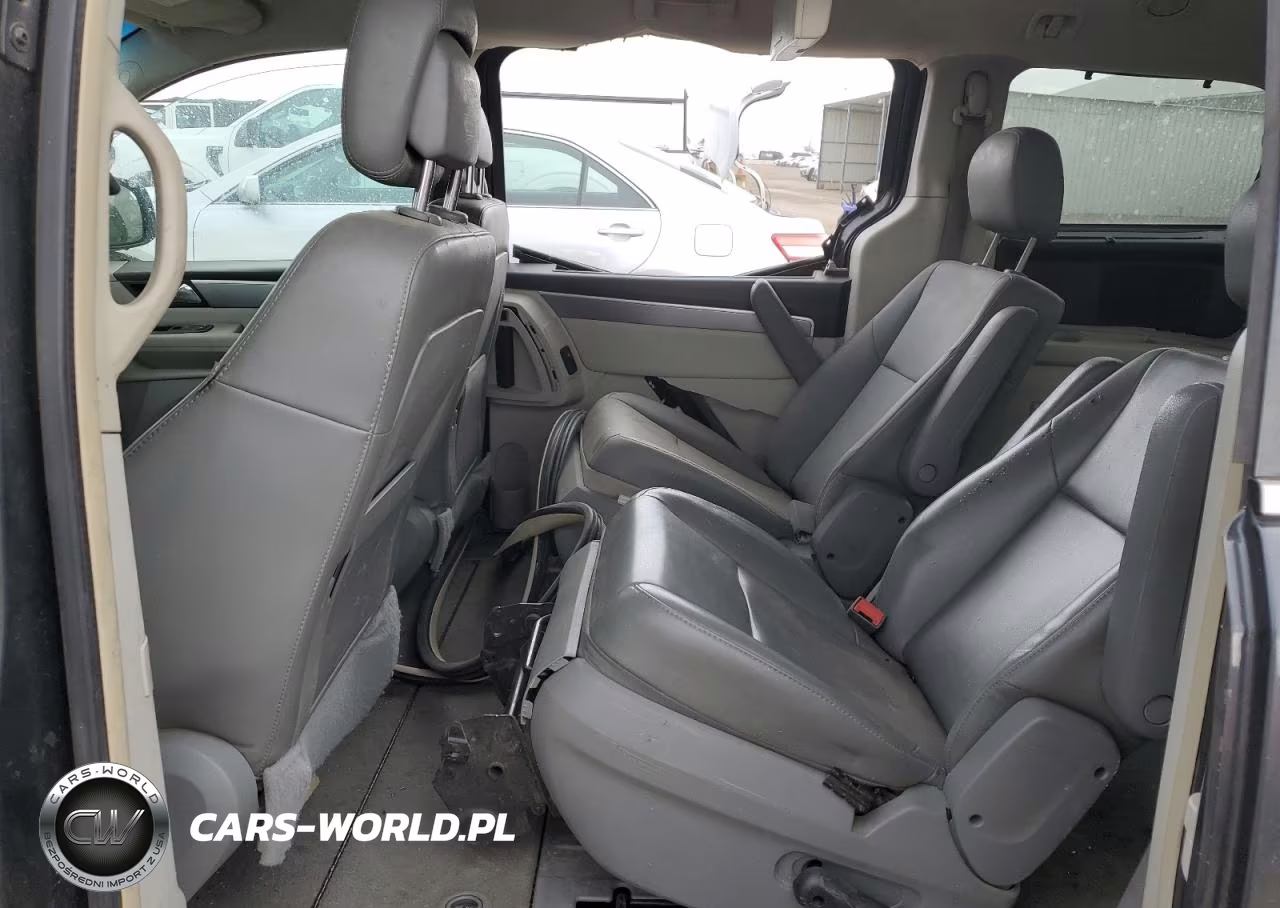 2011 Volkswagen Routan Se VIN:2V4RW3DG3BR670476 - 11