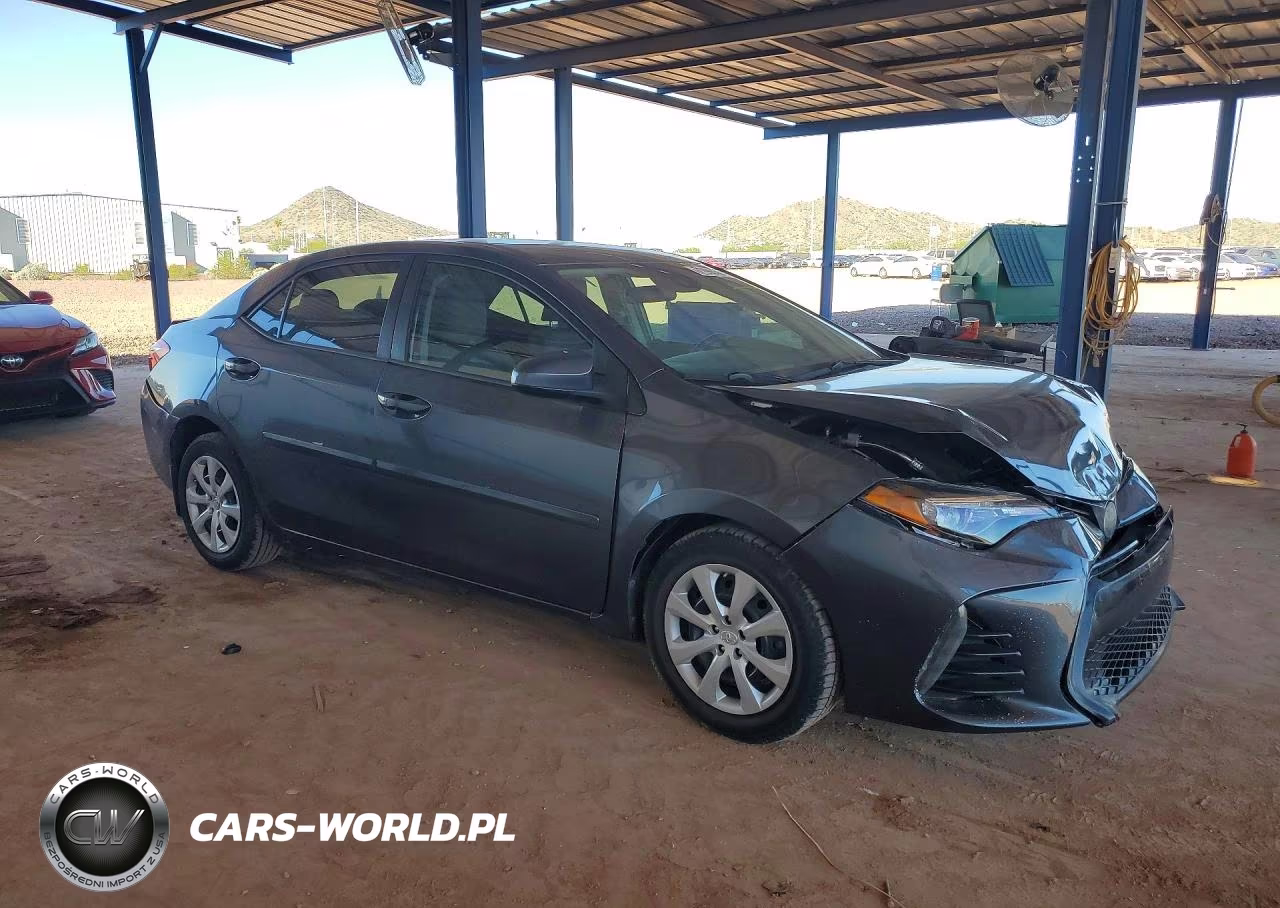 2017 Toyota Corolla Le VIN:2T1BURHE1HC873100 - 4