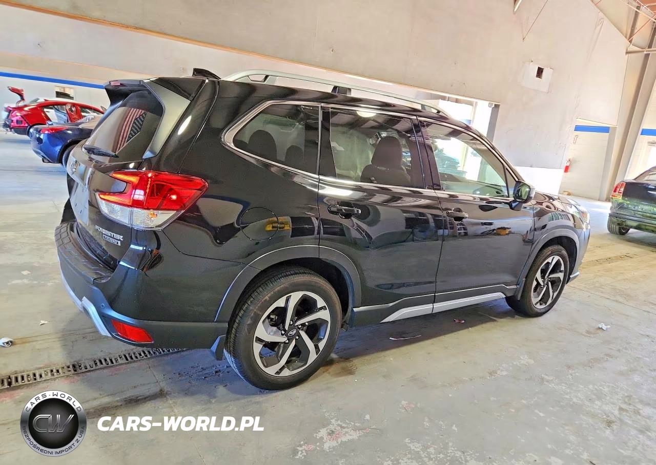 2024 Subaru Forester Touring VIN:JF2SKAMC3RH474036 - 3