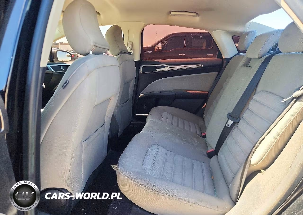 2017 Ford Fusion S VIN:3FA6P0G79HR335154 - 10