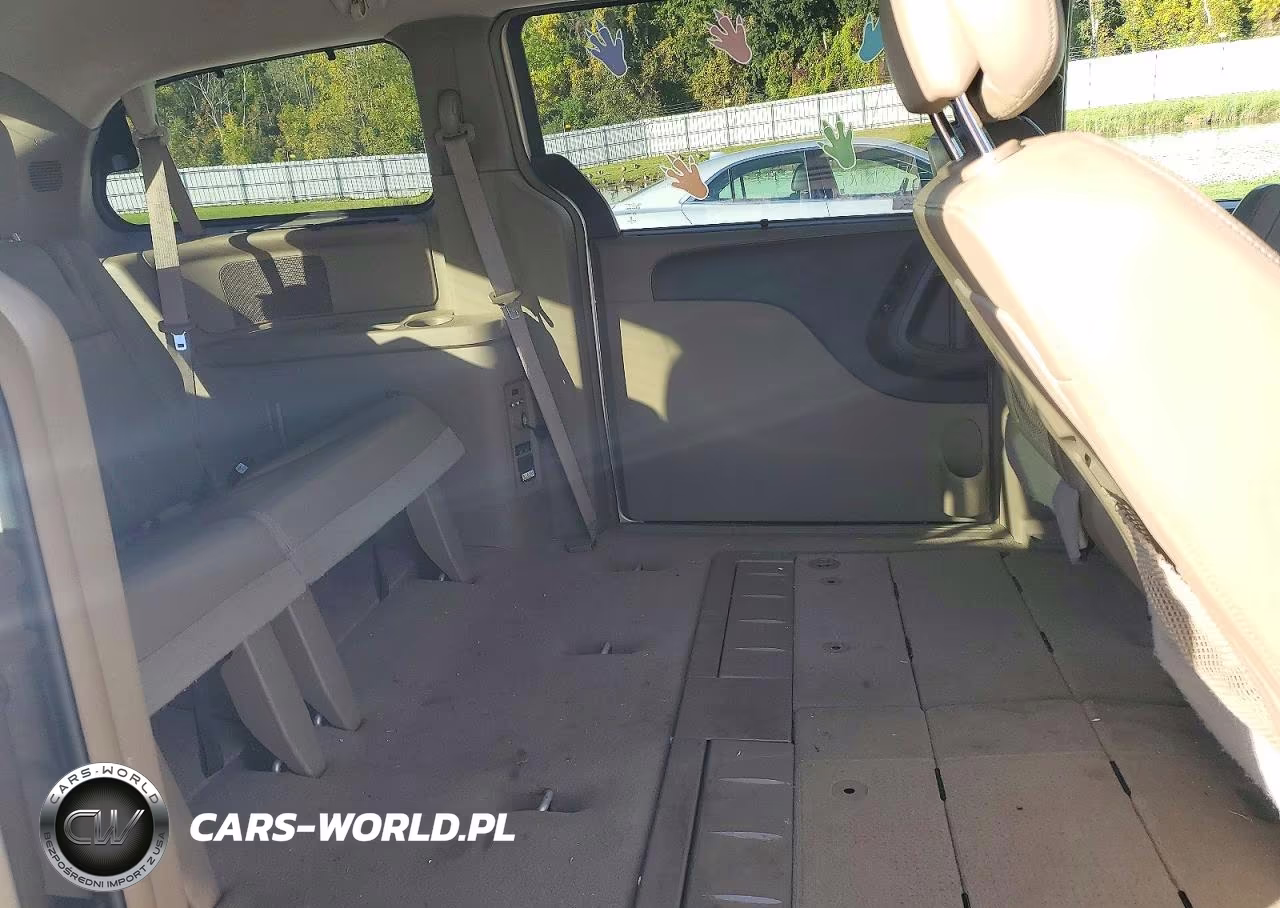 2014 Chrysler Town & Country Touring L VIN:2C4RC1CG2ER341278 - 11