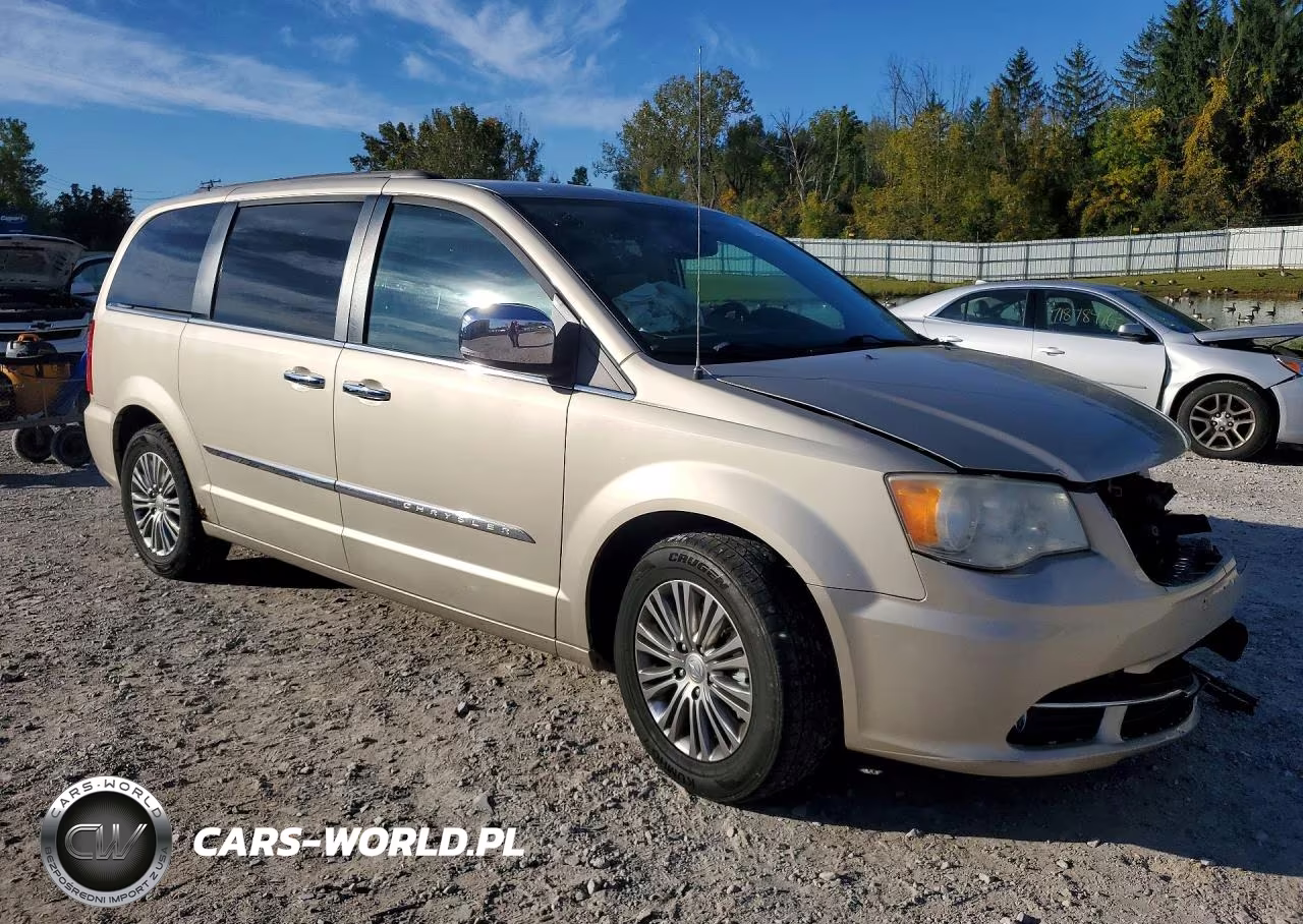 2014 Chrysler Town & Country Touring L VIN:2C4RC1CG2ER341278 - 4