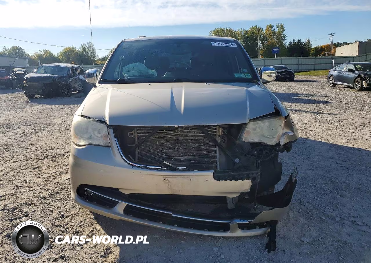 2014 Chrysler Town & Country Touring L VIN:2C4RC1CG2ER341278 - 5