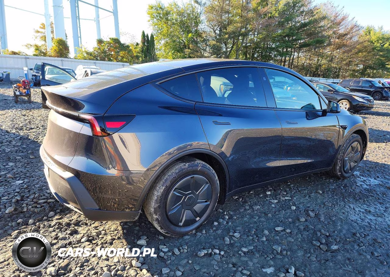 2026 Tesla Model Y VIN:7SAYGDED1TF695373 - 3