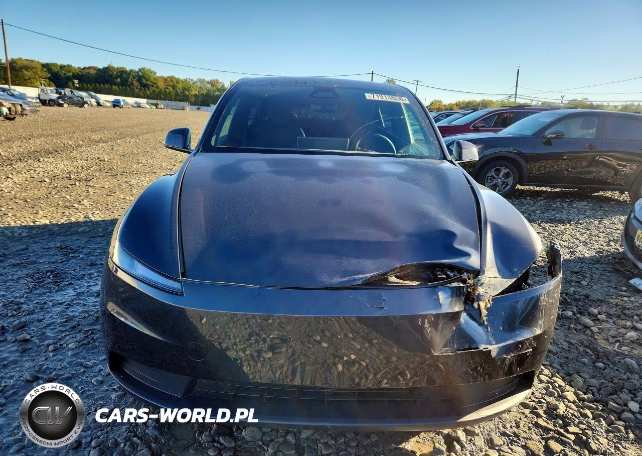 2026 Tesla Model Y VIN:7SAYGDED1TF695373 - 5