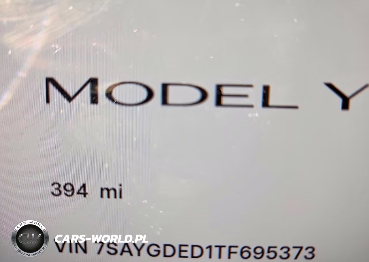 2026 Tesla Model Y VIN:7SAYGDED1TF695373 - 9