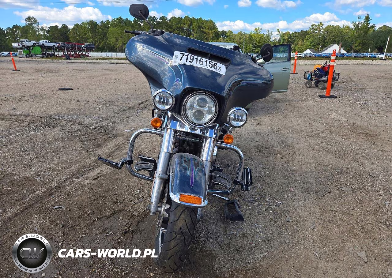 2015 Harley-Davidson Flhtcu Ultra Classic Electra Glide VIN:1HD1FCM17FB699940 - 2