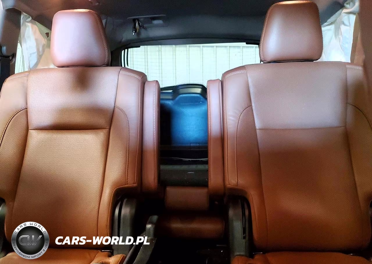 2019 Toyota Highlander Limited Platinum VIN:5TDDZRFH2KS940003 - 10