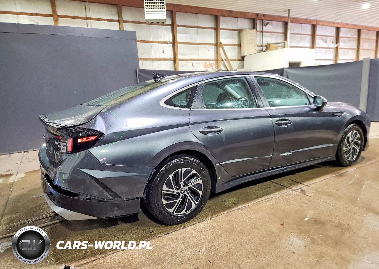 2026 Hyundai Sonata Hybrid Blue VIN:KMHL24JJ6TA158195 - 3