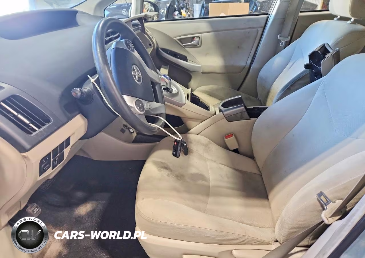 2014 Toyota Prius Two VIN:JTDKN3DU0E1822405 - 7