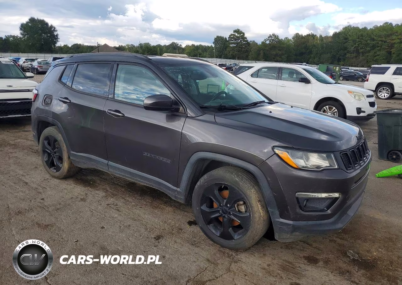 2020 Jeep Compass Latitude VIN:3C4NJCBBXLT205755 - 4