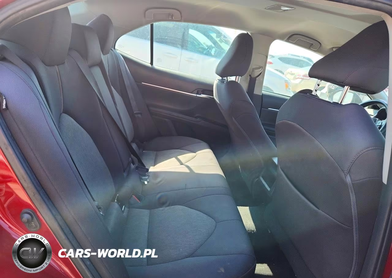 2020 Toyota Camry Le VIN:4T1C11AK0LU939593 - 10