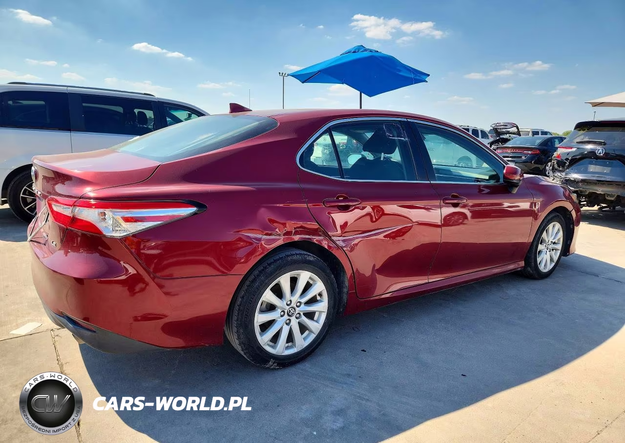 2020 Toyota Camry Le VIN:4T1C11AK0LU939593 - 3