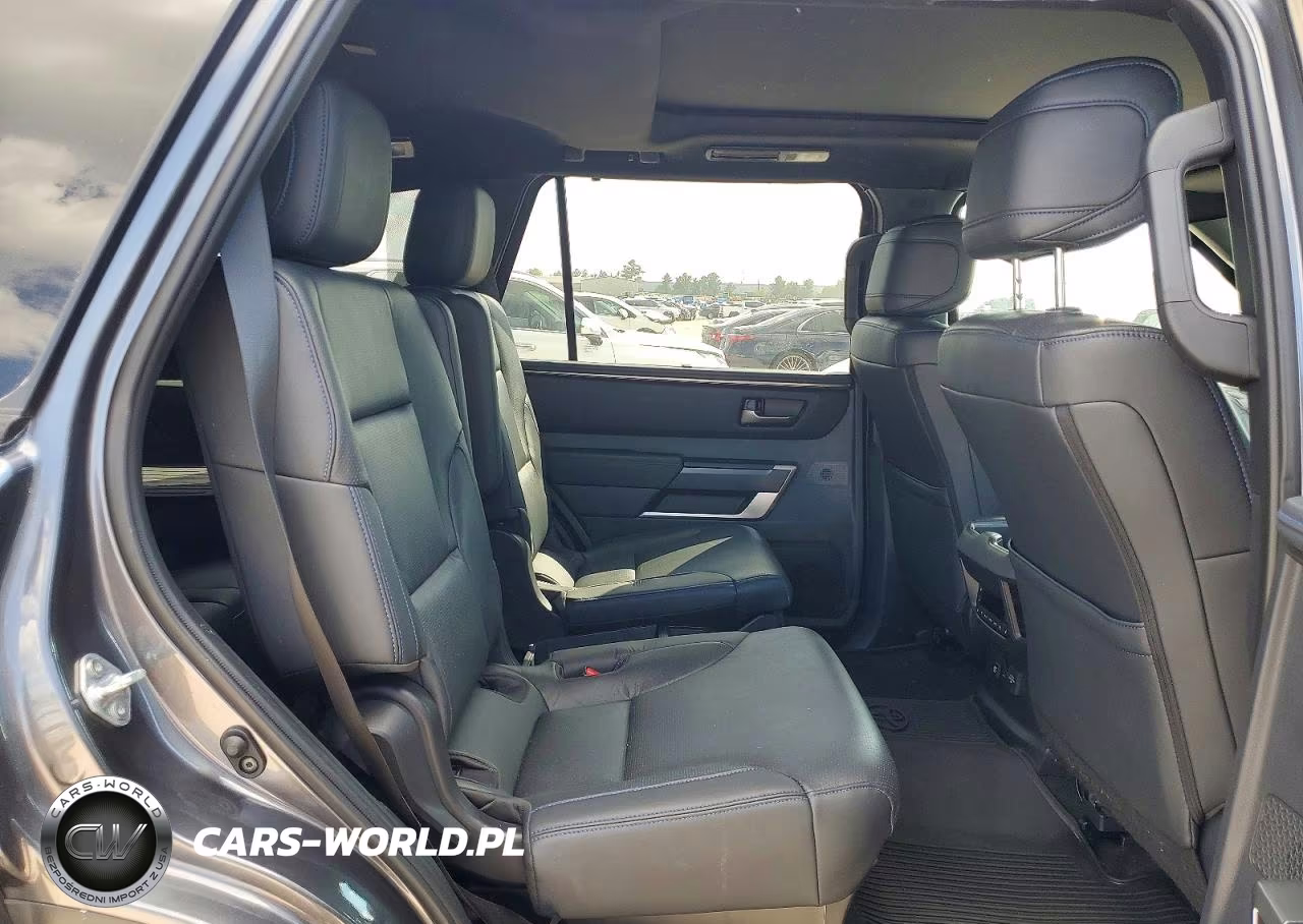 2026 Toyota Sequoia Platinum VIN:7SVAAABA7TX080993 - 11