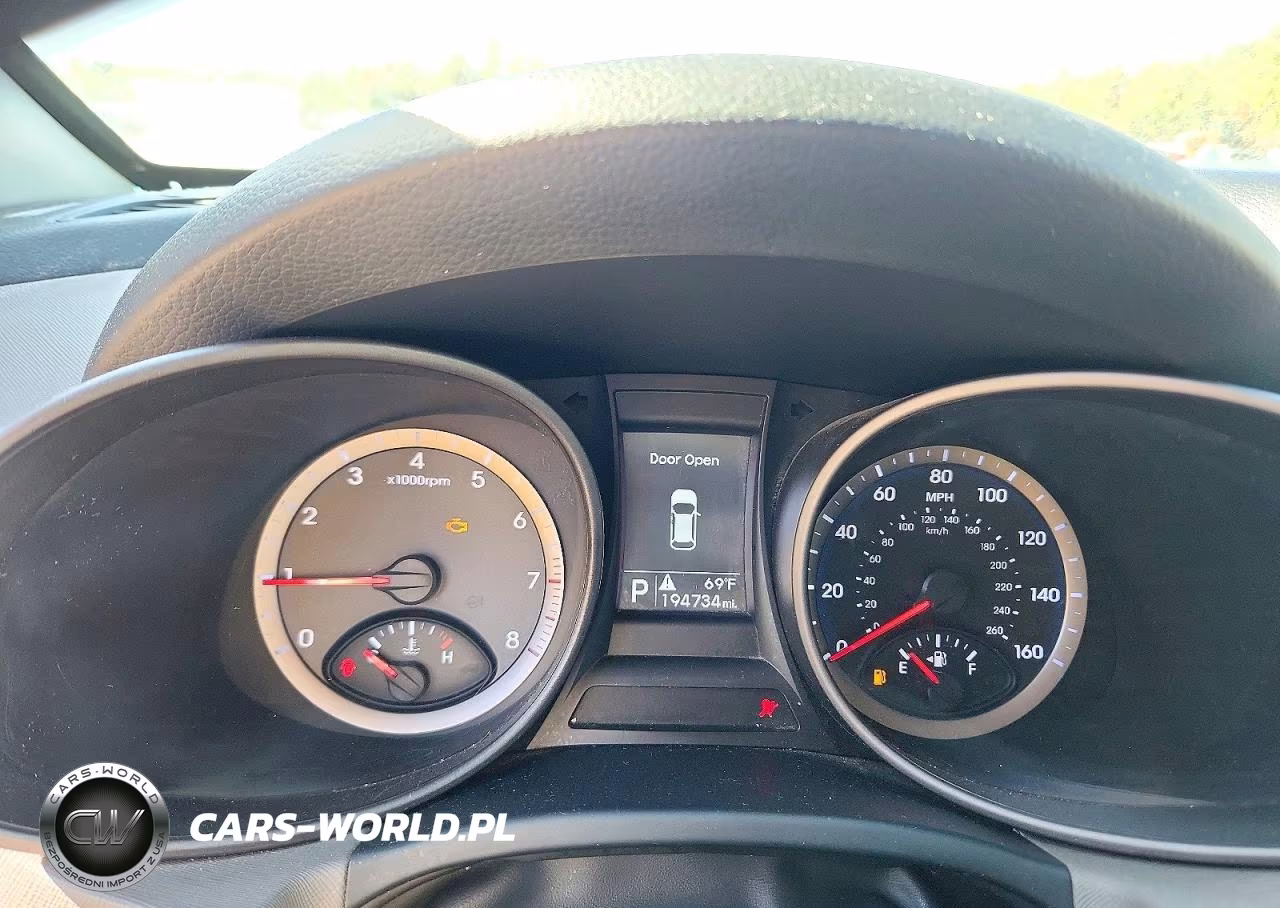 2015 Hyundai Santa Fe Sport 2.4L VIN:5XYZUDLB7FG264271 - 9