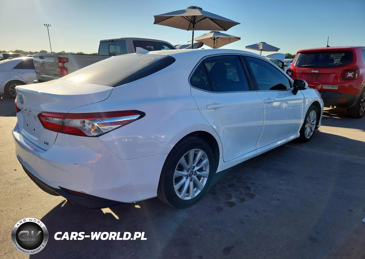 2020 Toyota Camry Le VIN:4T1C11AKXLU988610 - 3