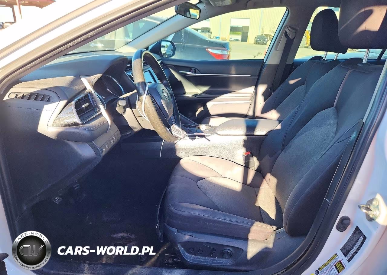 2020 Toyota Camry Le VIN:4T1C11AKXLU988610 - 7
