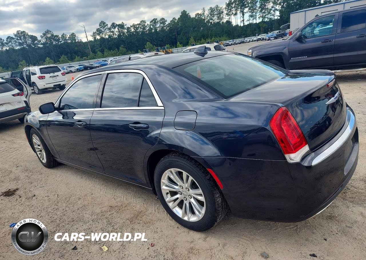 2019 Chrysler 300 Touring VIN:2C3CCAAG8KH648291 - 2