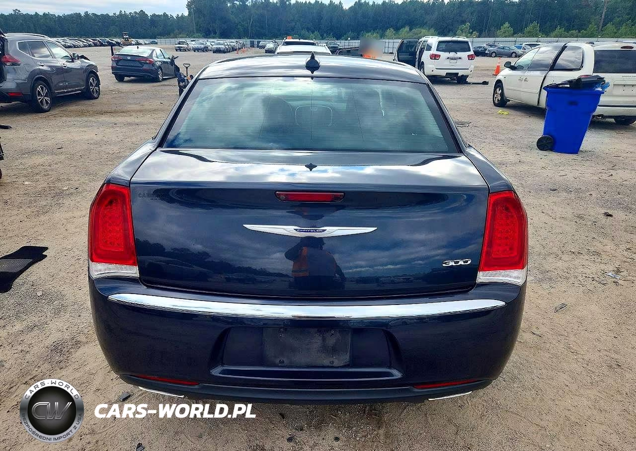 2019 Chrysler 300 Touring VIN:2C3CCAAG8KH648291 - 6
