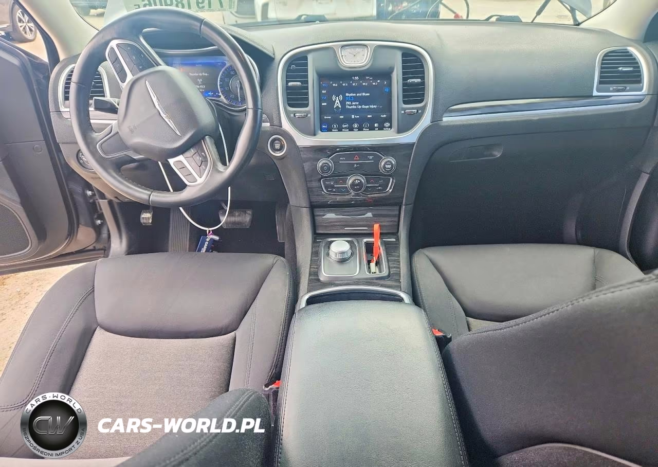 2019 Chrysler 300 Touring VIN:2C3CCAAG8KH648291 - 8