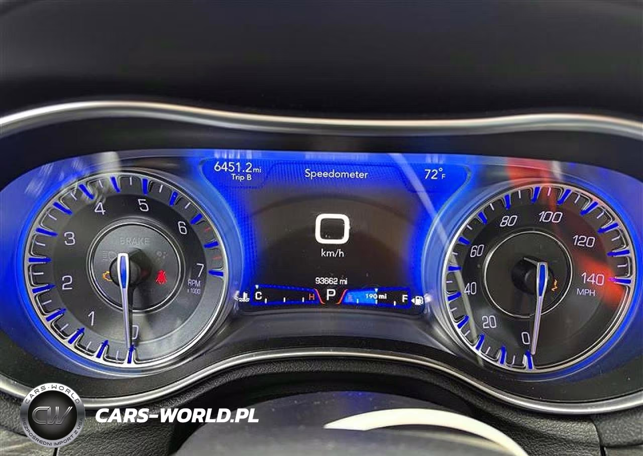 2019 Chrysler 300 Touring VIN:2C3CCAAG8KH648291 - 9
