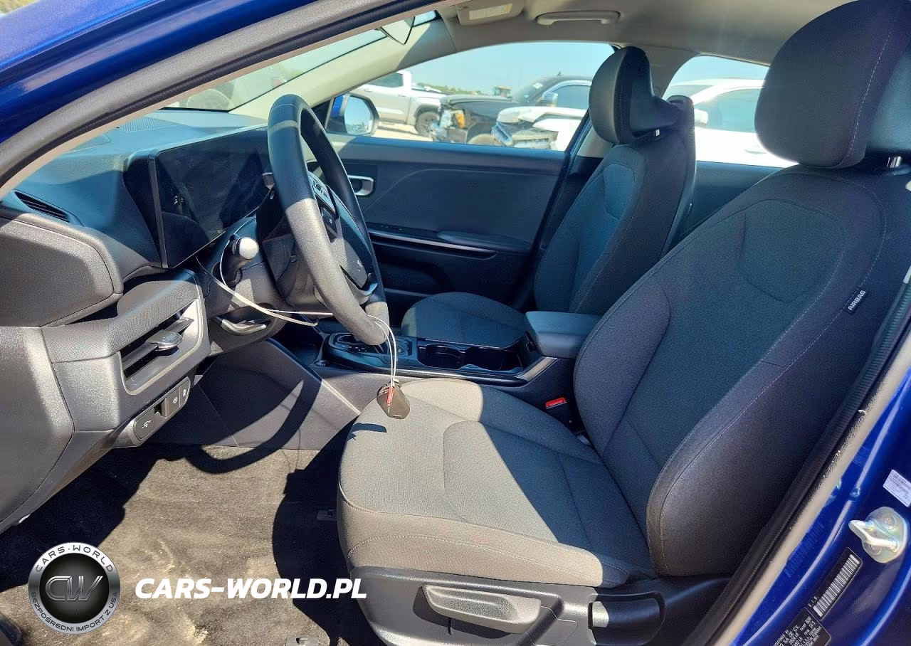 2025 Kia K4 Lxs VIN:3KPFT4DE0SE049854 - 7