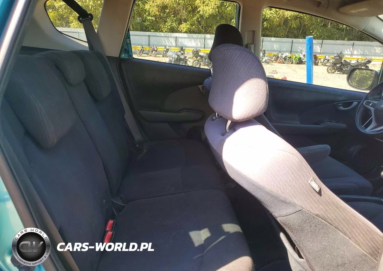 2012 Honda Fit Sport VIN:JHMGE8H54CC025824 - 10