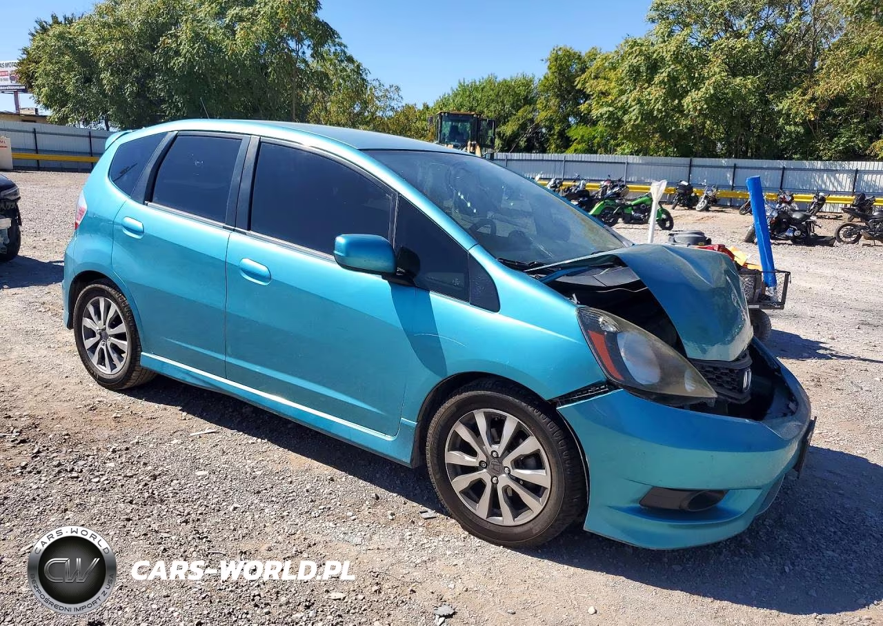 2012 Honda Fit Sport VIN:JHMGE8H54CC025824 - 4
