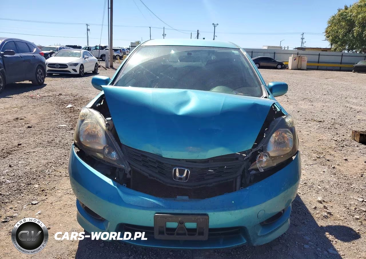 2012 Honda Fit Sport VIN:JHMGE8H54CC025824 - 5