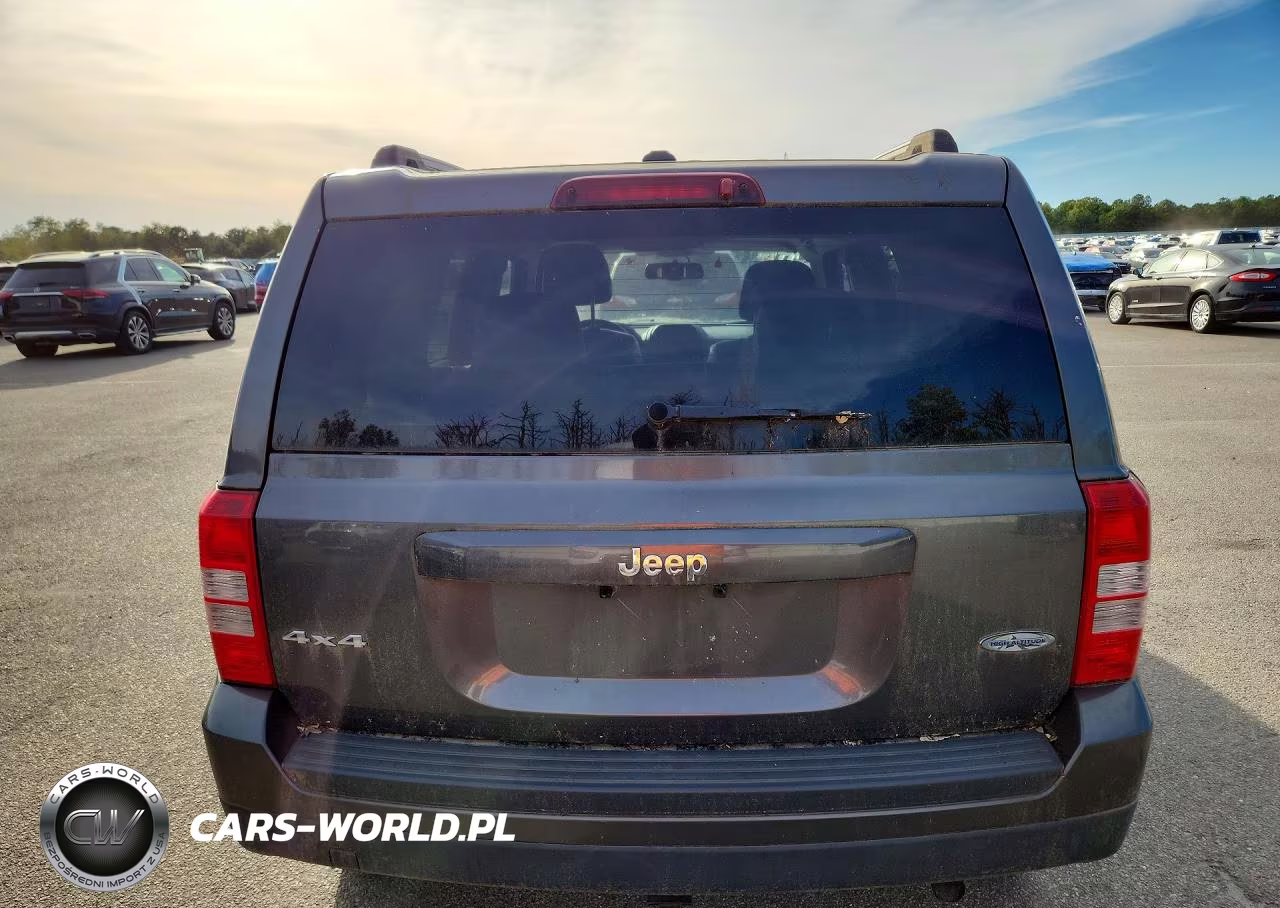 2015 Jeep Patriot Latitude VIN:1C4NJRFB2FD290677 - 6