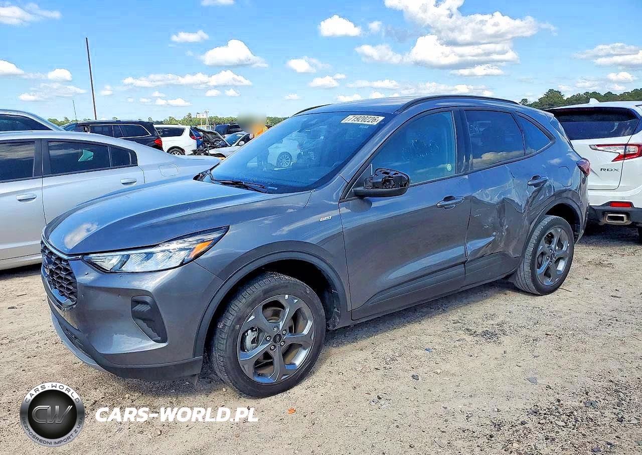 2026 Ford Escape St Line