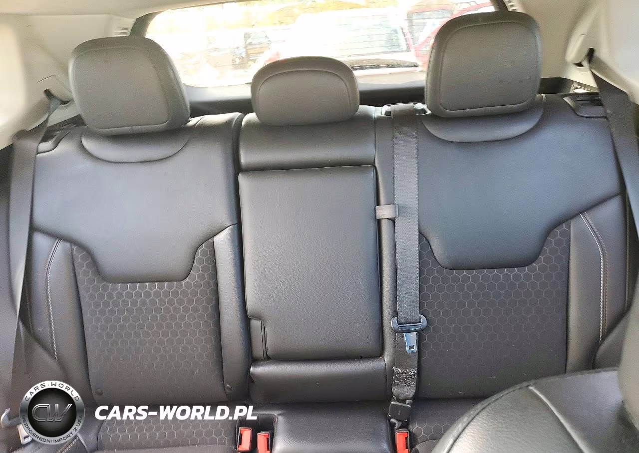 2020 Jeep Compass Latitude VIN:3C4NJDBB6LT251685 - 10