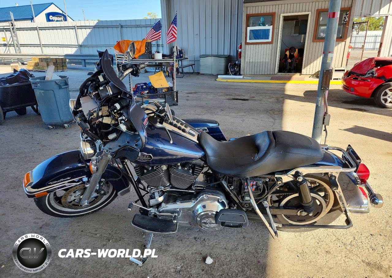 2008 Harley-Davidson Flhtcui VIN:1HD1FC4108Y625078 - 3