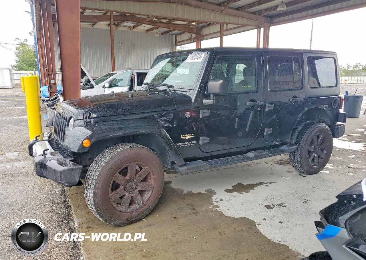 2015 Jeep Wrangler Unlimited Sahara VIN:1C4BJWEG8FL688786 - 1