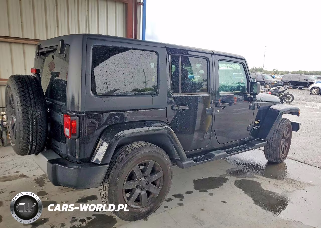 2015 Jeep Wrangler Unlimited Sahara VIN:1C4BJWEG8FL688786 - 3