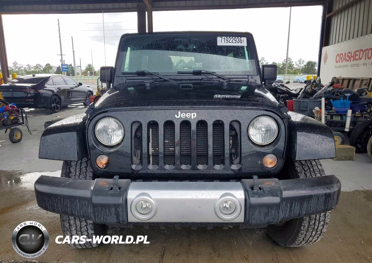 2015 Jeep Wrangler Unlimited Sahara VIN:1C4BJWEG8FL688786 - 5