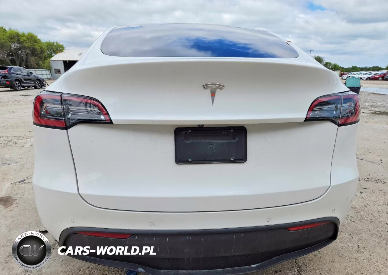 2021 Tesla Model Y VIN:5YJYGAED1MF210792 - 6