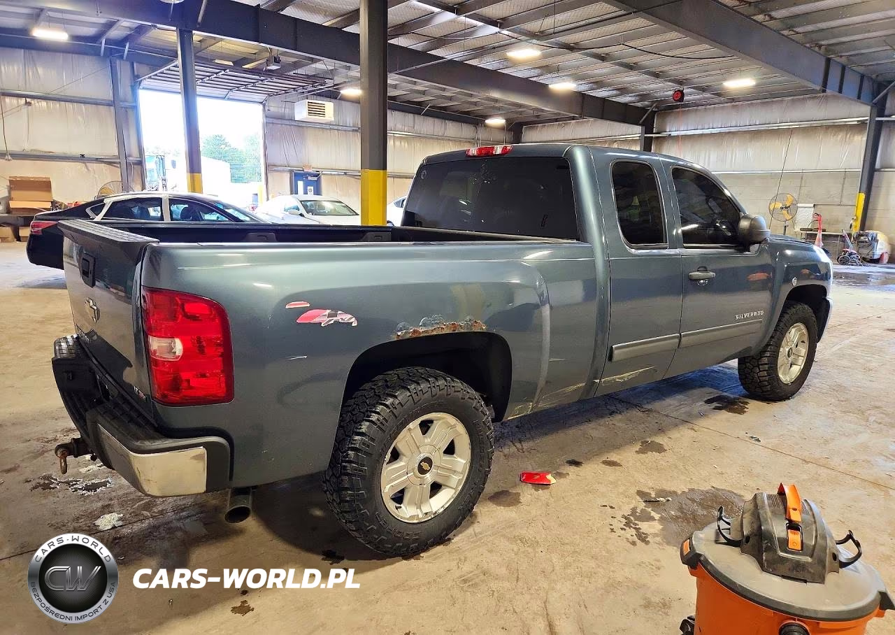 2011 Chevrolet Silverado K1500 Lt VIN:1GCRKSE3XBZ430746 - 3