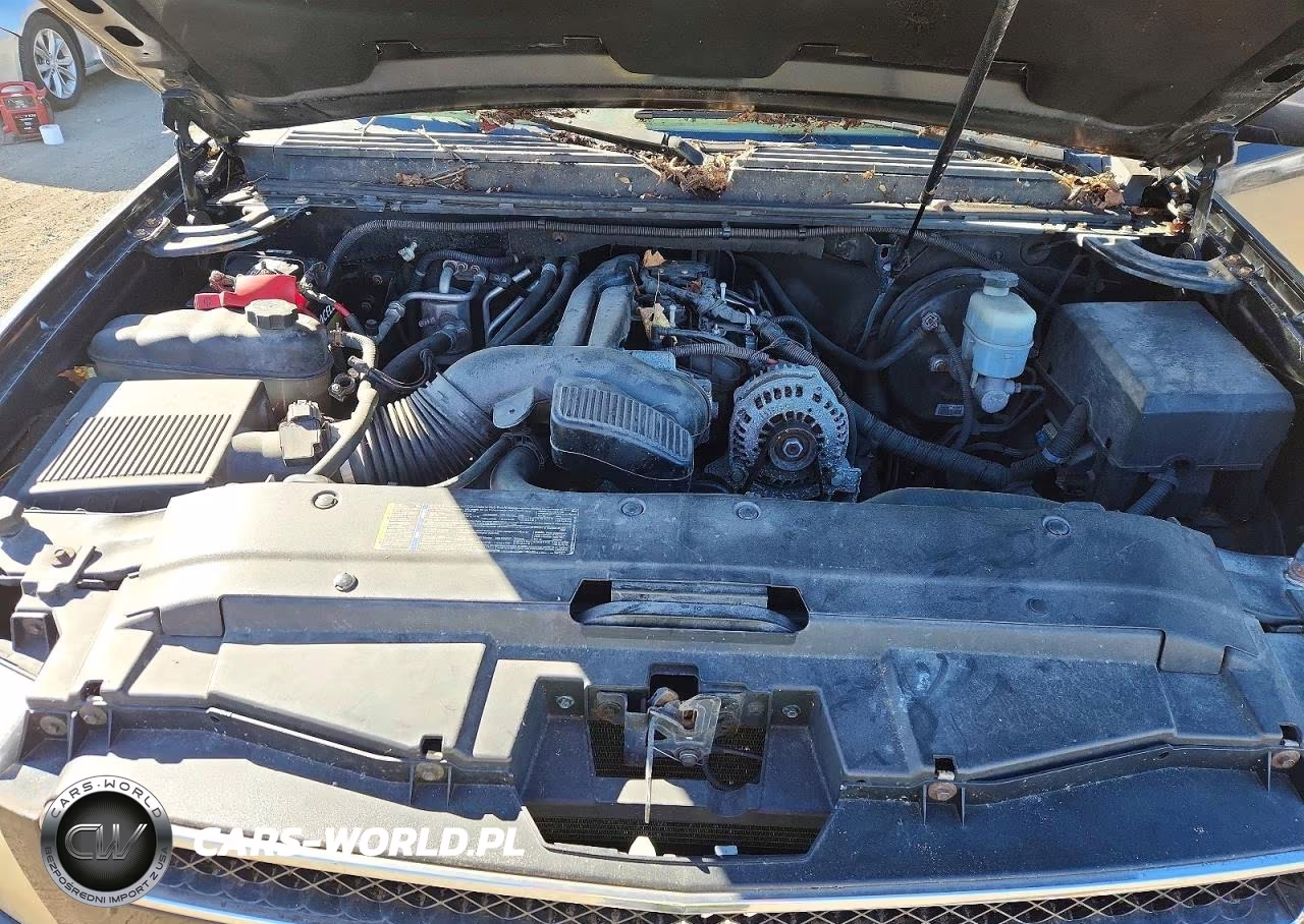2010 Chevrolet Suburban K1500 Ls VIN:1GNUKHE33AR215311 - 12