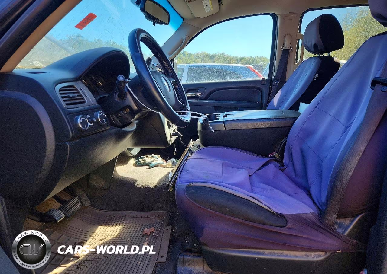 2010 Chevrolet Suburban K1500 Ls VIN:1GNUKHE33AR215311 - 7