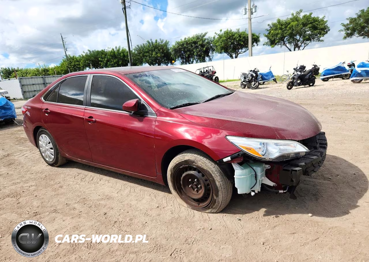 2016 Toyota Camry Le VIN:4T1BF1FK9GU612864 - 4