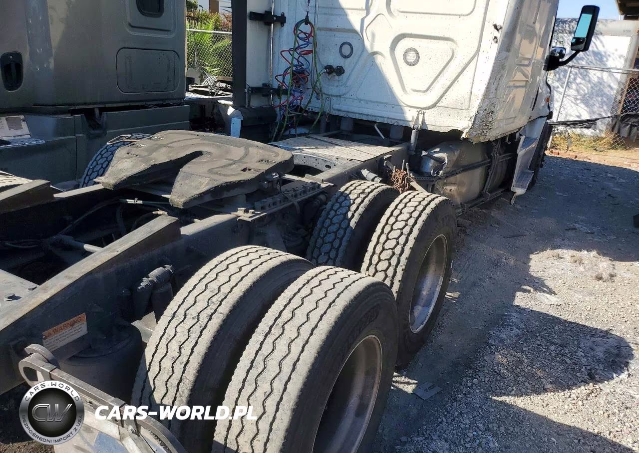 2018 Freightliner Cascadia 125 Semi Truck VIN:3AKJGLDR0JSJN1508 - 14