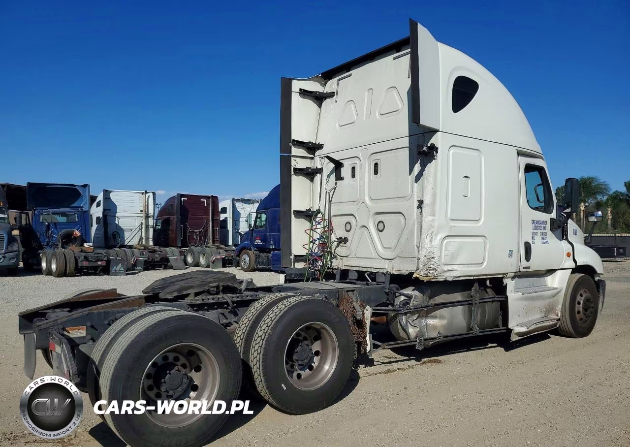 2018 Freightliner Cascadia 125 Semi Truck VIN:3AKJGLDR0JSJN1508 - 3