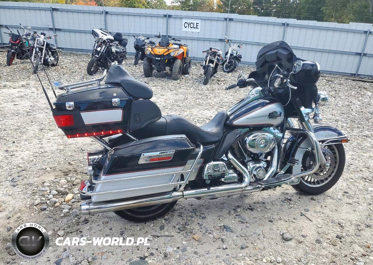 2010 Harley-Davidson Flhtcu – zdjęcie 1 z 9