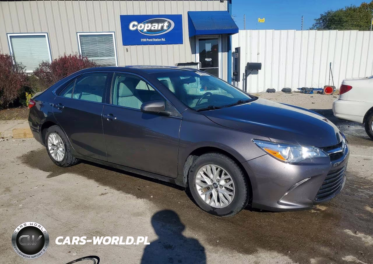 2017 Toyota Camry Le VIN:4T1BF1FK3HU657008 - 4