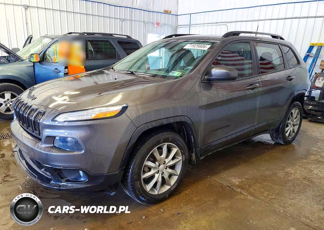 2018 Jeep Cherokee Latitude VIN:1C4PJMCB8JD586828 - 1