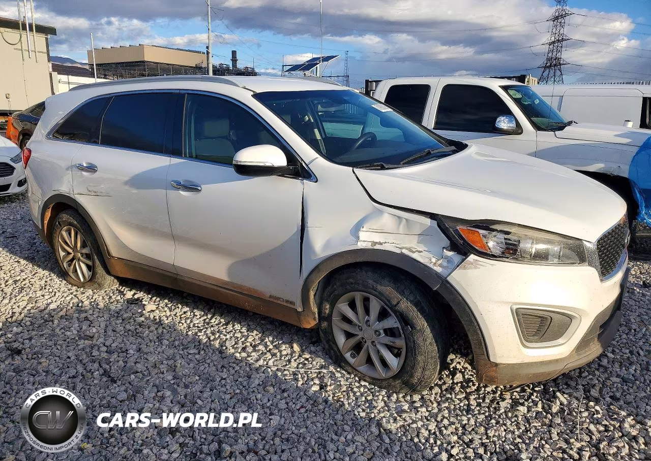 2018 Kia Sorento Lx V6 VIN:5XYPGDA55JG338677 - 4