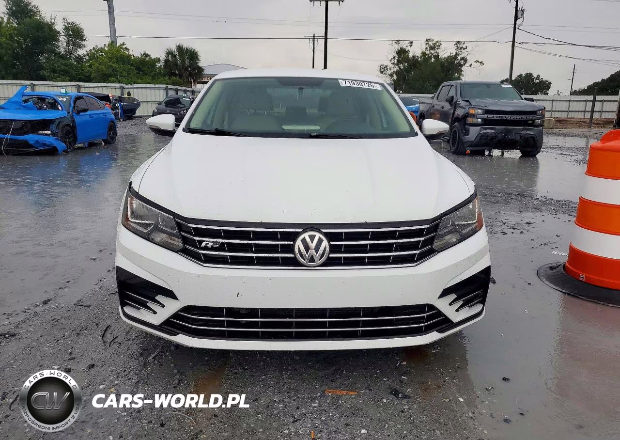 2017 Volkswagen Passat R-Line VIN:1VWDT7A34HC048313 - 5